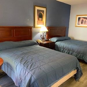 Family Room Three Double Beds Non-Smoking